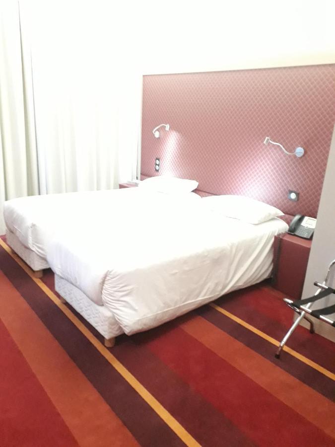 Hotel Le Châteaubriant Екстериор снимка