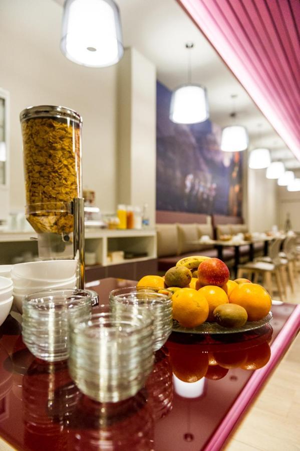 Hotel Le Châteaubriant Екстериор снимка